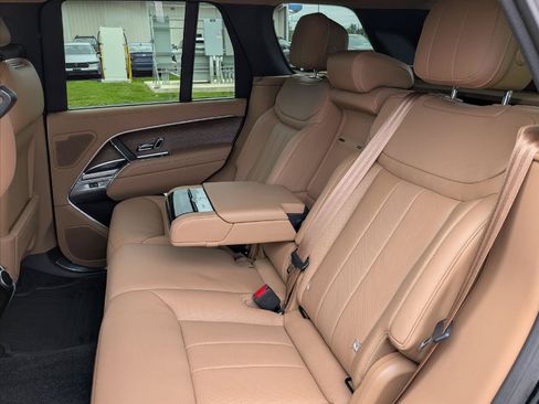 Used 2025 Land Rover Range Rover SE AWD/4WD image 23