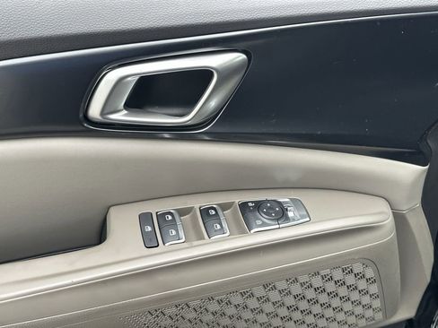 New 2025 Kia Carnival FWD image 13