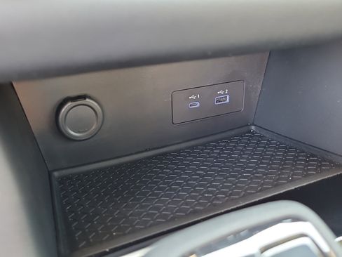 Used 2025 Nissan Pathfinder SV w/ SV Premium Package image 25