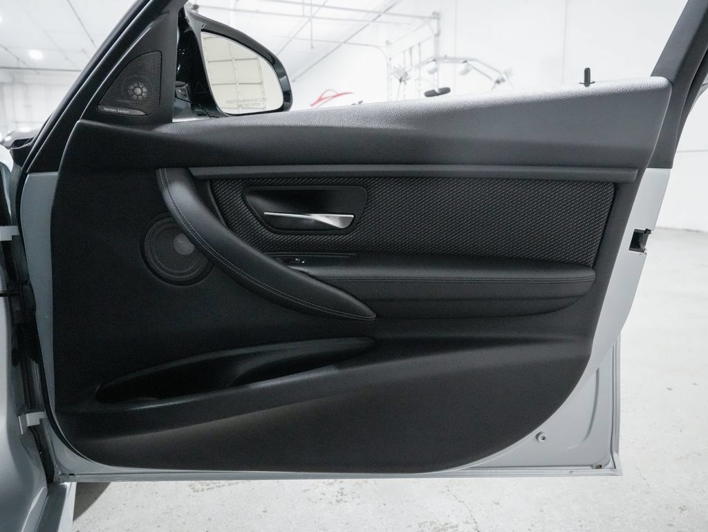 Used 2017 BMW M3 RWD image 33