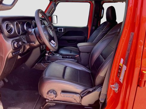 Used 2023 Jeep Wrangler Unlimited Sahara w/ Cold Weather Group AWD/4WD image 23