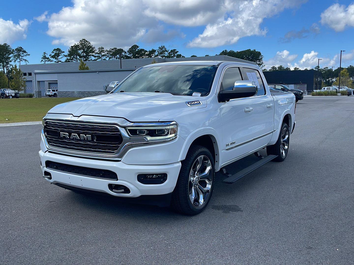 Used 2024 RAM 1500 Limited AWD/4WD image 3