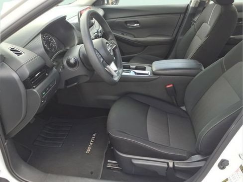 Used 2025 Nissan Sentra SV FWD image 19