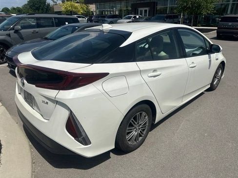 Used 2020 Toyota Prius Prime XLE FWD image 4