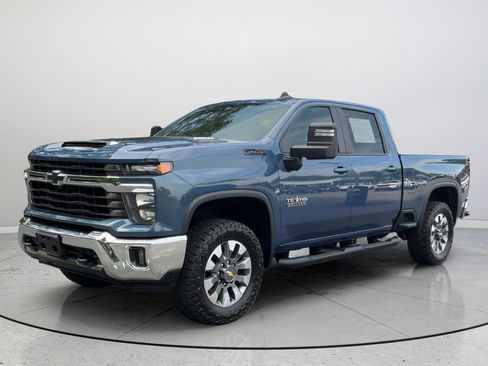 Used 2024 Chevrolet Silverado 2500 LT w/ Texas Edition AWD/4WD image 5