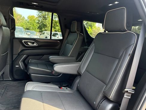 Used 2023 GMC Yukon SLT w/ SLT Premium Package AWD/4WD image 50
