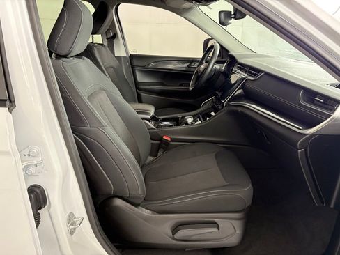 Used 2022 Jeep Grand Cherokee L Laredo w/ Luxury Tech Group I image 43