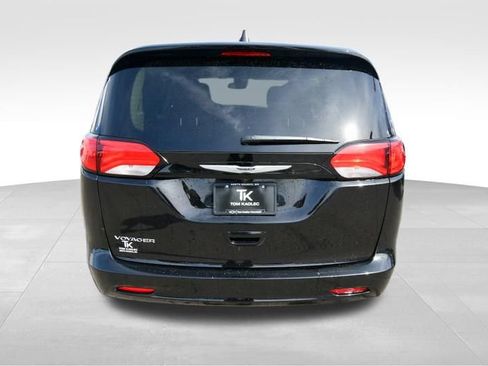 Used 2024 Chrysler Voyager LX FWD image 6