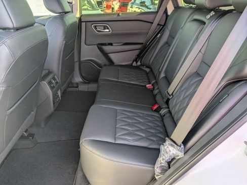 New 2026 Nissan Rogue Platinum AWD/4WD image 24