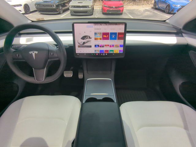 Used 2024 Tesla Model Y Performance AWD/4WD image 17