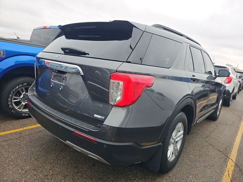 Used 2020 Ford Explorer XLT w/ Equipment Group 202A image 6