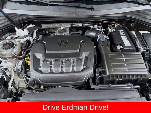 Used 2020 Volkswagen Tiguan SE R-Line FWD image 30