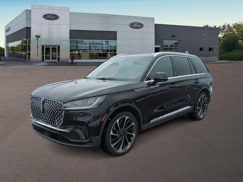 Used 2025 Lincoln Aviator Reserve w/ Equipment Group 201A image 6