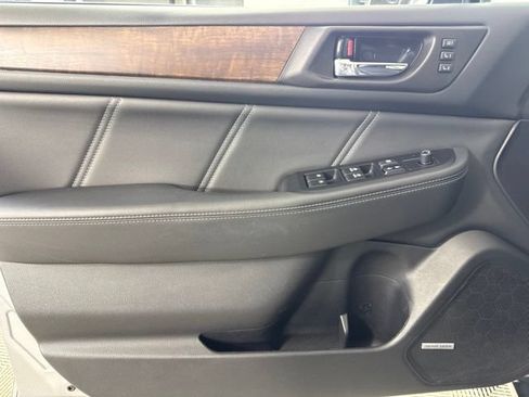 Used 2018 Subaru Outback 2.5i Limited AWD/4WD image 22