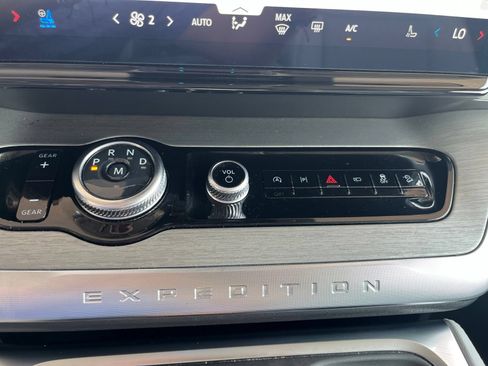 Certified 2025 Ford Expedition Platinum AWD/4WD image 29
