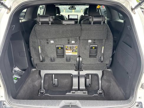 Used 2025 Toyota Sienna XSE AWD/4WD image 7