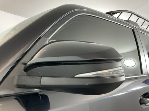 Used 2018 Toyota 4Runner TRD Off-Road Premium image 9