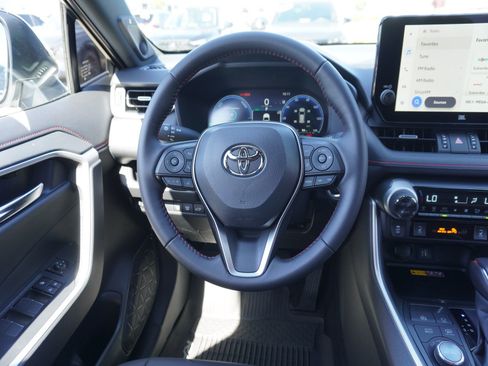 Used 2025 Toyota RAV4 XSE w/ Weather Package AWD/4WD image 15