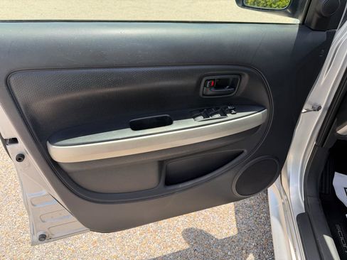 Used 2006 Scion xA FWD image 25