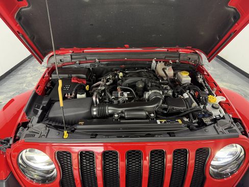 Used 2022 Jeep Wrangler Unlimited Sahara AWD/4WD image 24