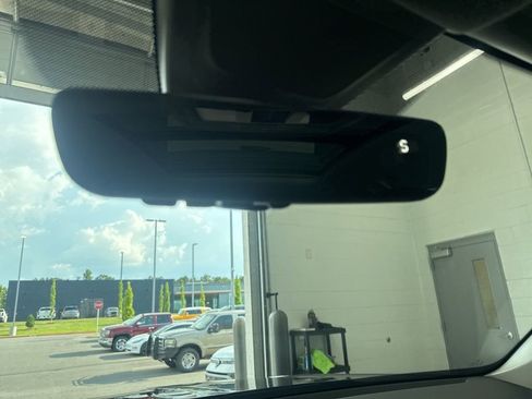 New 2026 Volkswagen Atlas Peak Edition image 24