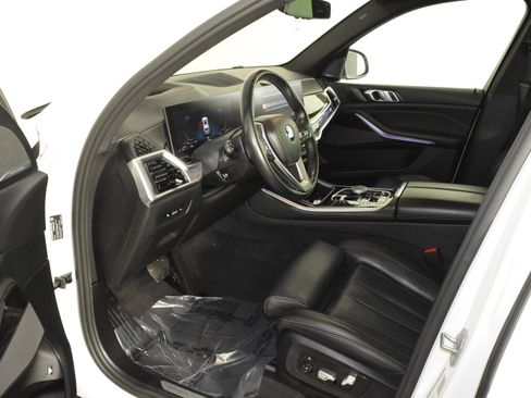 Used 2025 BMW X5 xDrive50e image 29