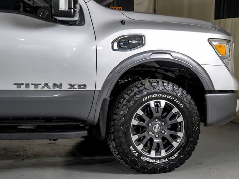 Used 2019 Nissan Titan PRO-4X image 7