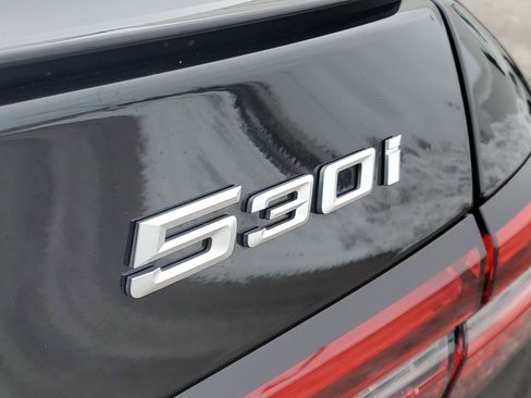 Used 2025 BMW 530i xDrive w/ M Sport Package image 30