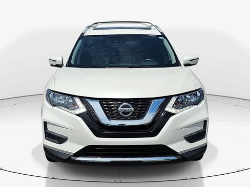 Used 2019 Nissan Rogue SV w/ Sun & Sound Touring Package FWD image 9