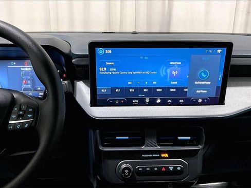 Used 2025 Ford Maverick XLT w/ Equipment Group 302A image 5