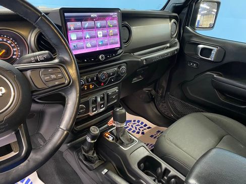 Used 2020 Jeep Wrangler Sport image 25