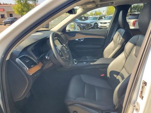 Certified 2024 Volvo XC90 T8 Plus w/ Protection Package Premier AWD/4WD image 15