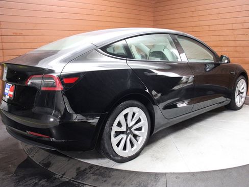 Used 2023 Tesla Model 3 Standard Range image 17
