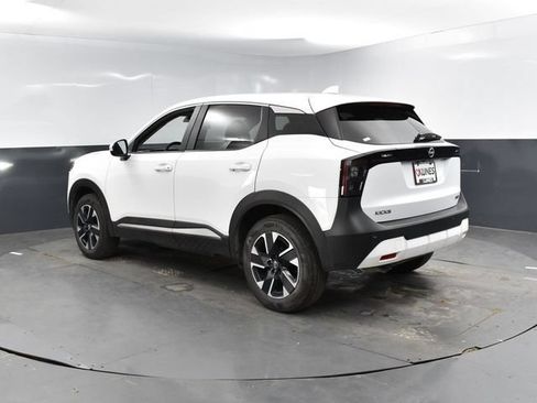 Used 2025 Nissan Kicks SV AWD/4WD image 10