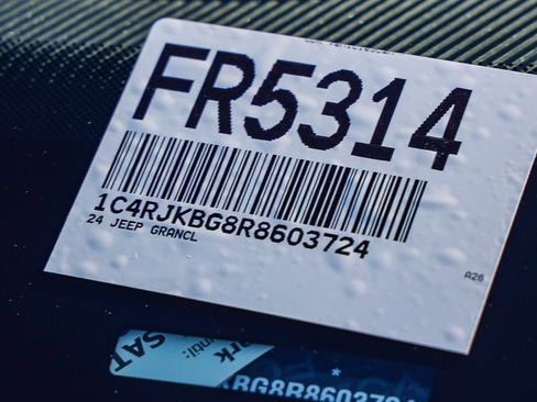 Certified 2024 Jeep Grand Cherokee L Limited w/ Luxury Tech Group II image 34