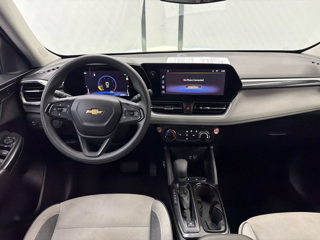 Used 2025 Chevrolet TrailBlazer LT FWD image 20