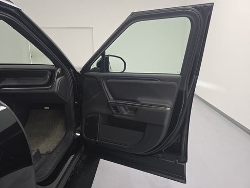 Used 2024 Rivian R1S Adventure AWD/4WD image 18