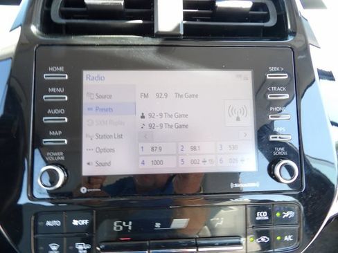 Used 2022 Toyota Prius XLE FWD image 22
