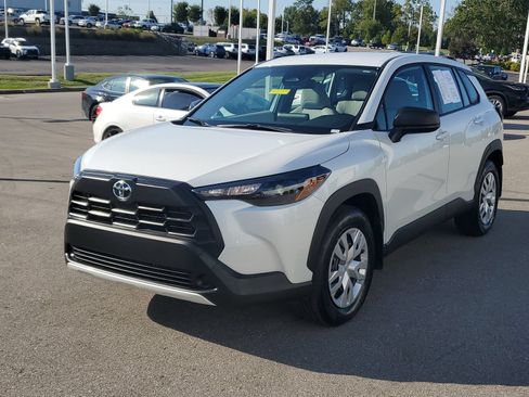 Used 2026 Toyota Corolla Cross L AWD/4WD image 2