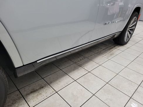 Used 2022 Jeep Grand Wagoneer Series II w/ Convenience Group III image 88