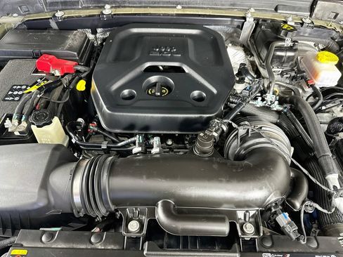 Certified 2025 Jeep Wrangler Sport AWD/4WD image 40