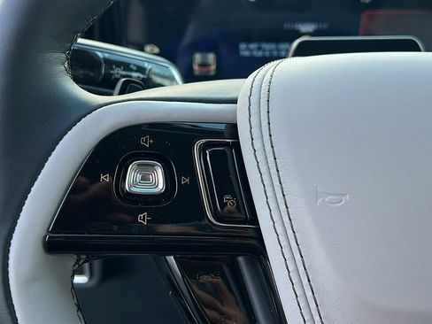 New 2025 Lincoln Aviator 2WD w/ Jet Appearance Package image 16