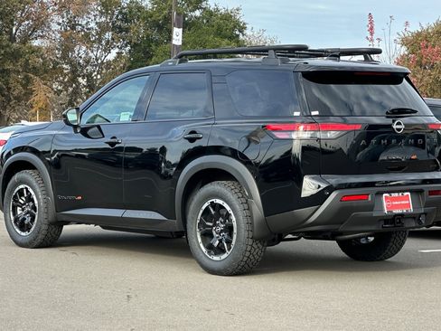 New 2025 Nissan Pathfinder Rock Creek image 6