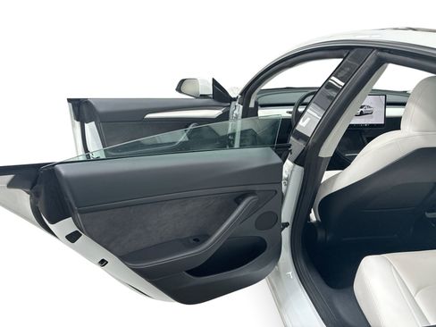 Certified 2023 Tesla Model 3 Performance AWD/4WD image 10