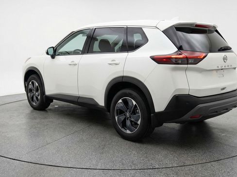 Used 2025 Nissan Rogue SV AWD/4WD image 6