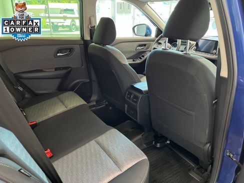 Used 2023 Nissan Rogue SV AWD/4WD image 18