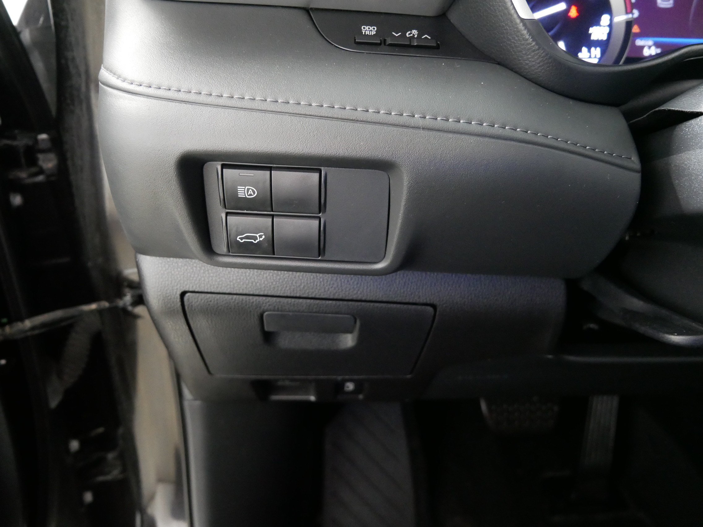 Used 2020 Toyota Highlander XLE AWD/4WD image 26