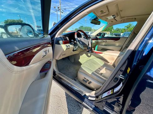 Used 2008 Lexus LS 460 RWD image 5