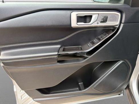 Used 2022 Ford Explorer ST w/ Equipment Group 401A AWD/4WD image 18