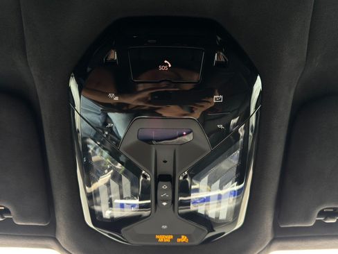 Used 2023 BMW i7 xDrive60 AWD/4WD image 39